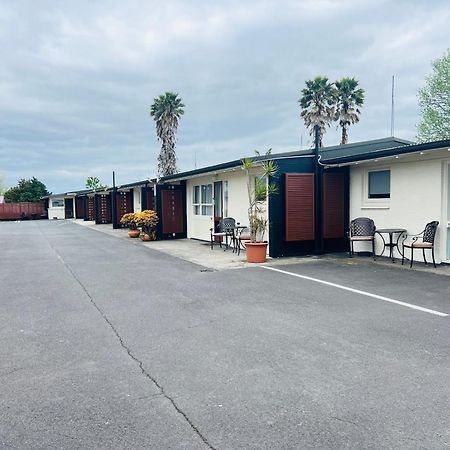 18Th Avenue Thermal Motel Tauranga Bagian luar foto