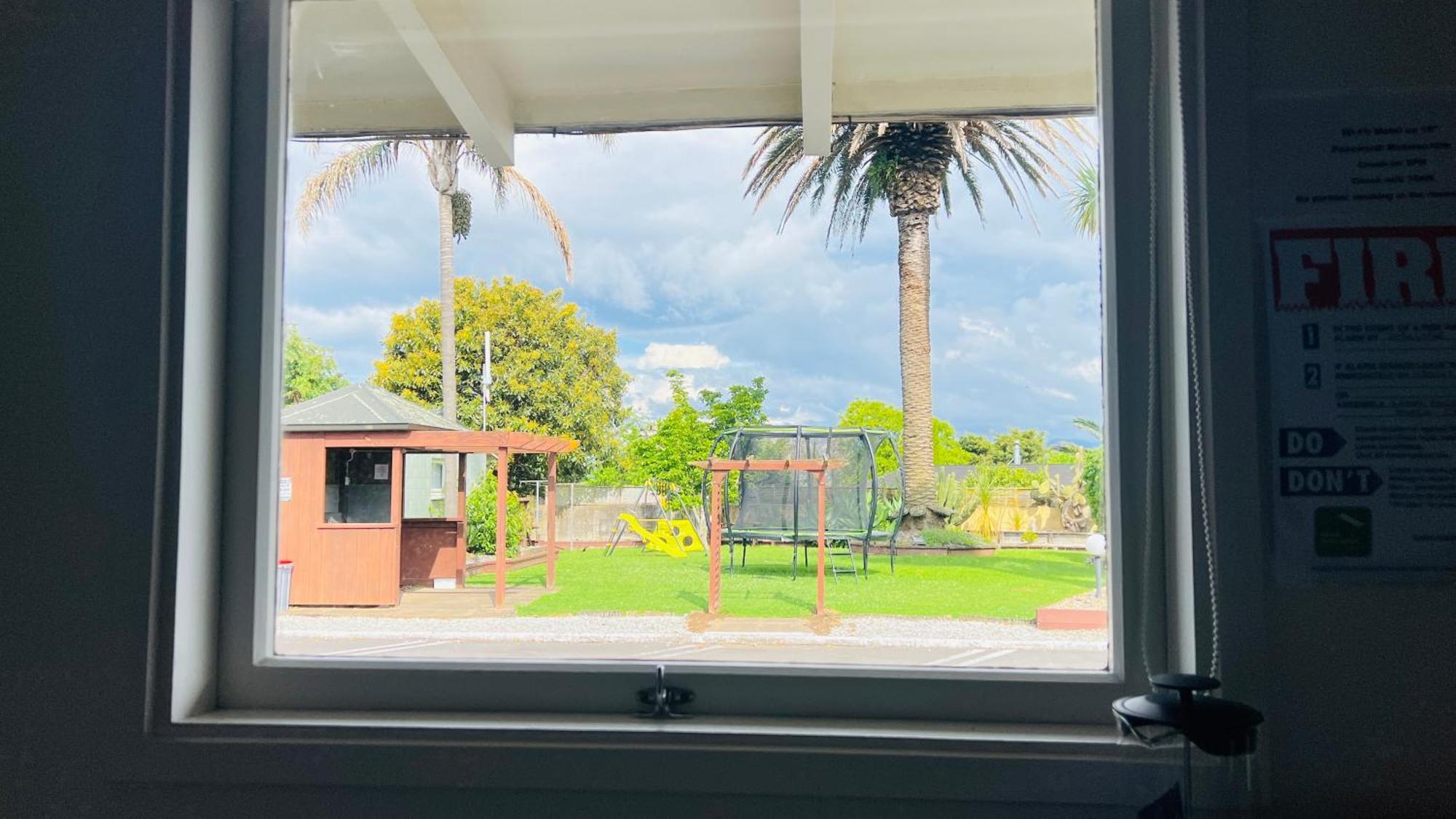18Th Avenue Thermal Motel Tauranga Bagian luar foto