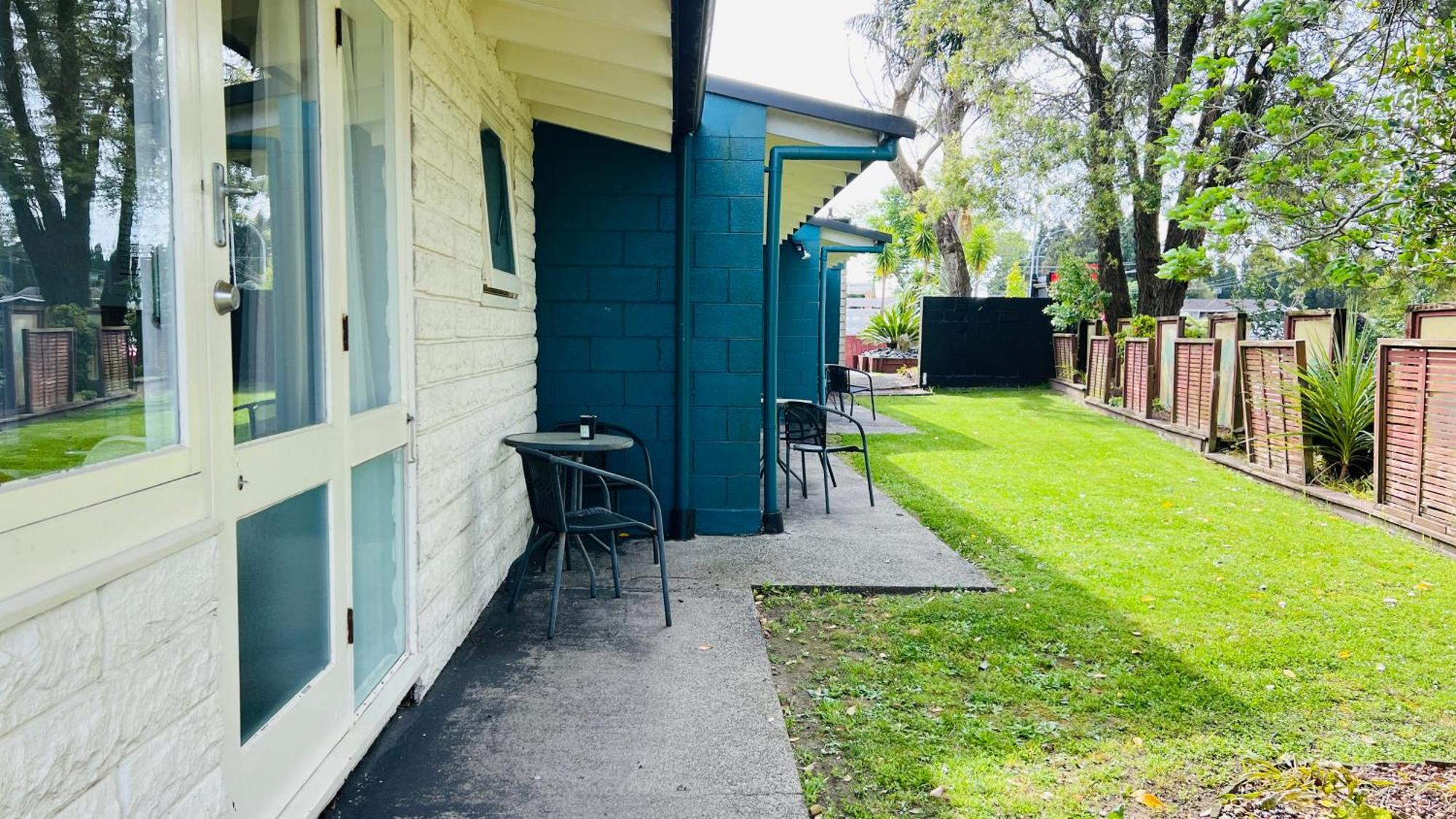 18Th Avenue Thermal Motel Tauranga Bagian luar foto