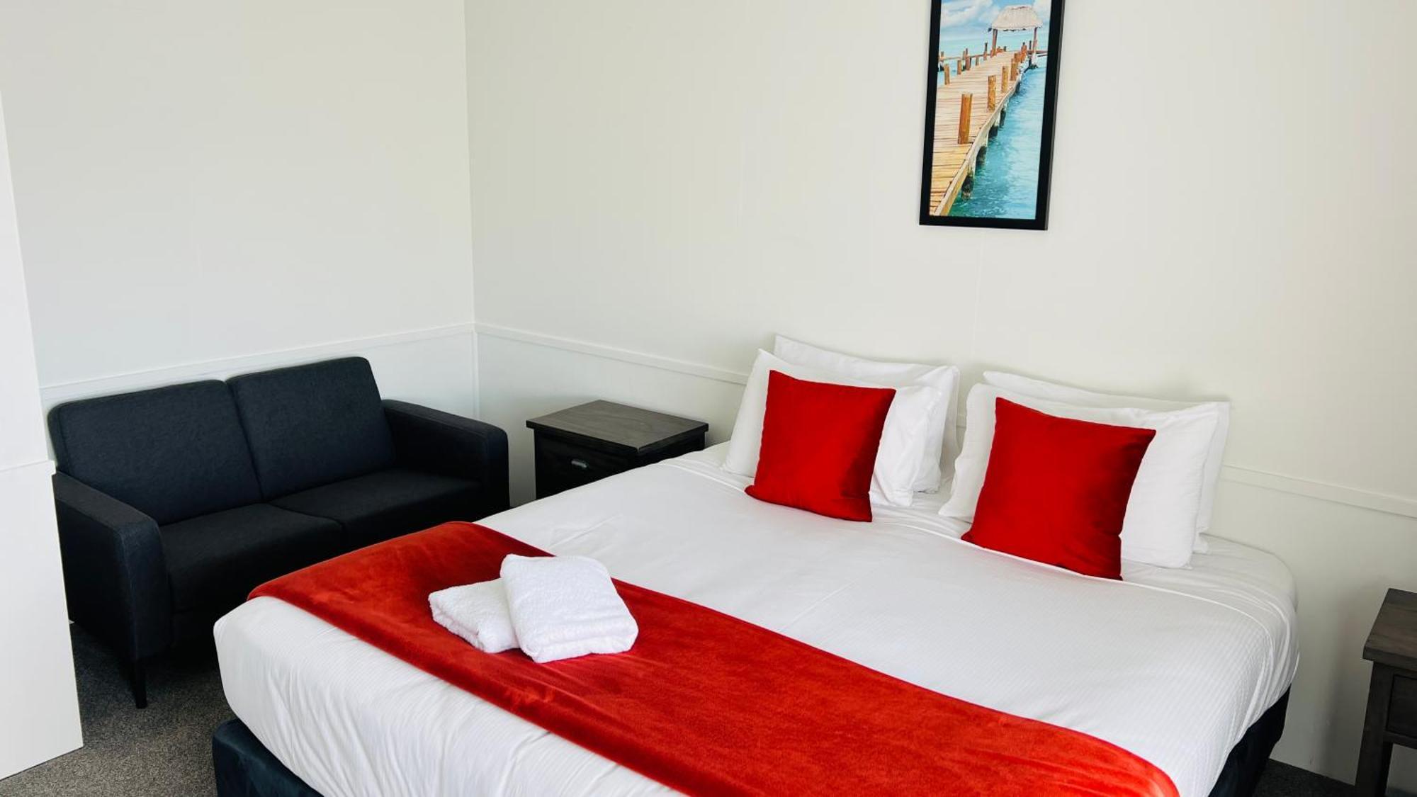 18Th Avenue Thermal Motel Tauranga Bagian luar foto