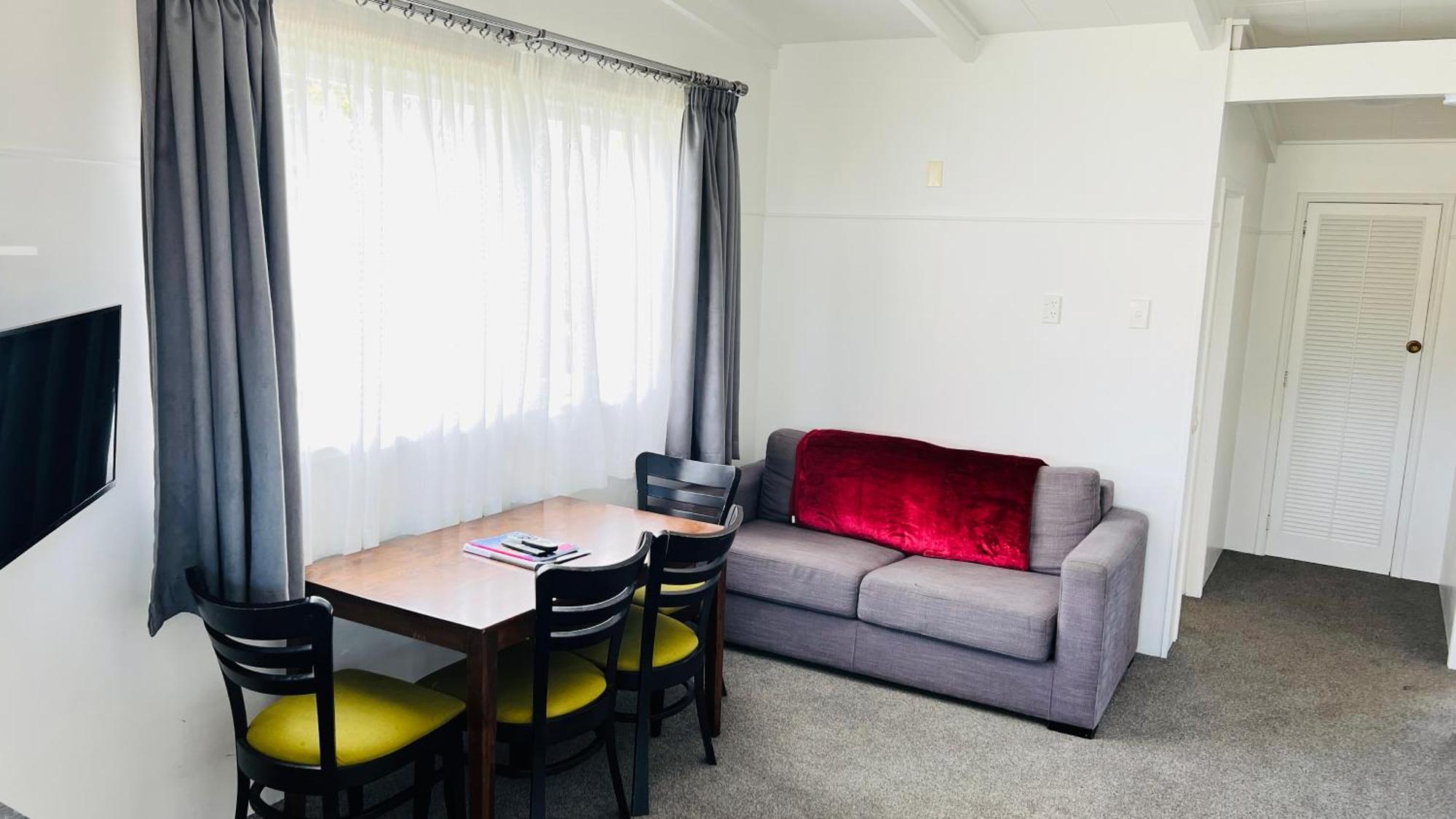 18Th Avenue Thermal Motel Tauranga Bagian luar foto
