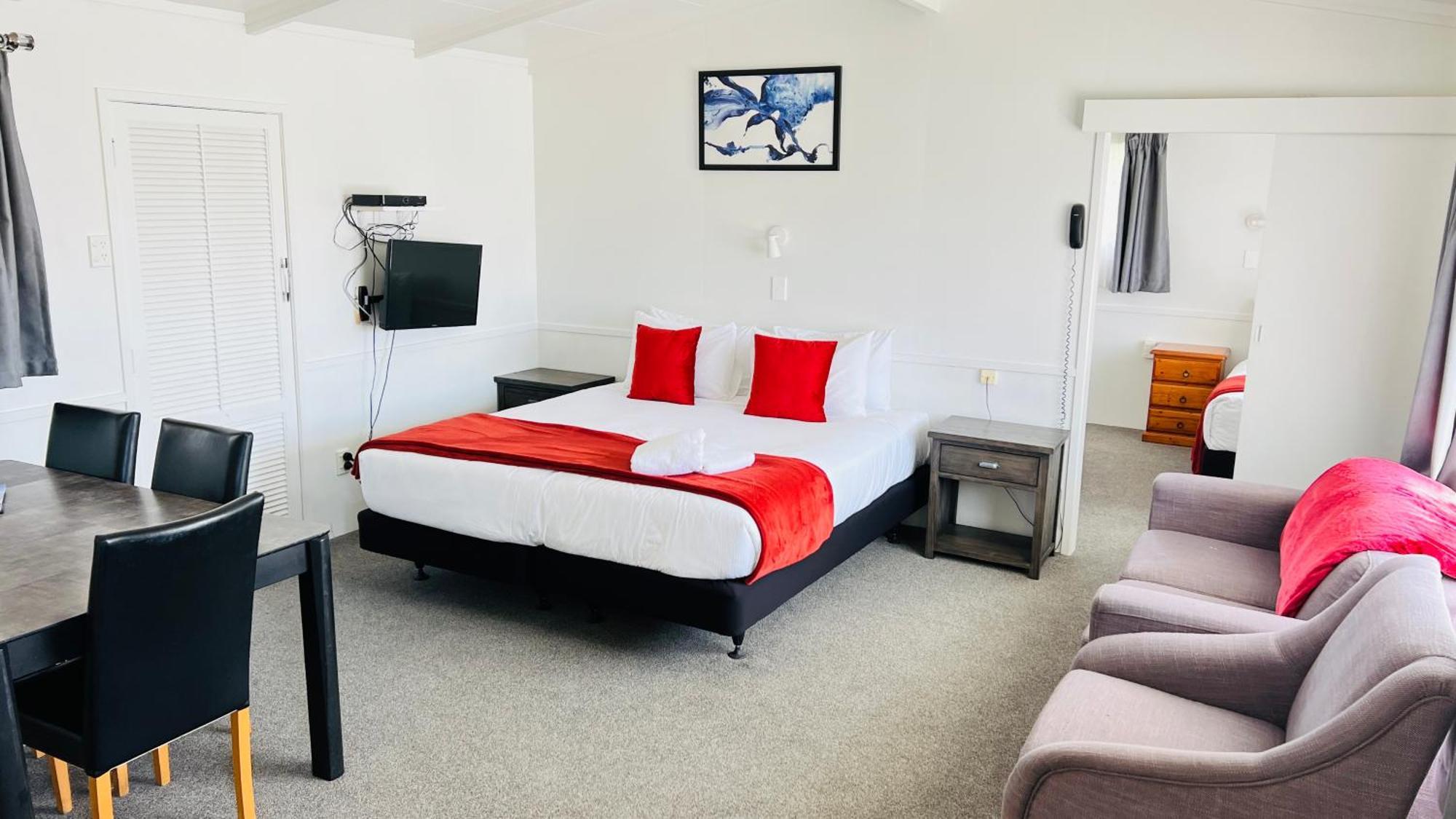 18Th Avenue Thermal Motel Tauranga Bagian luar foto