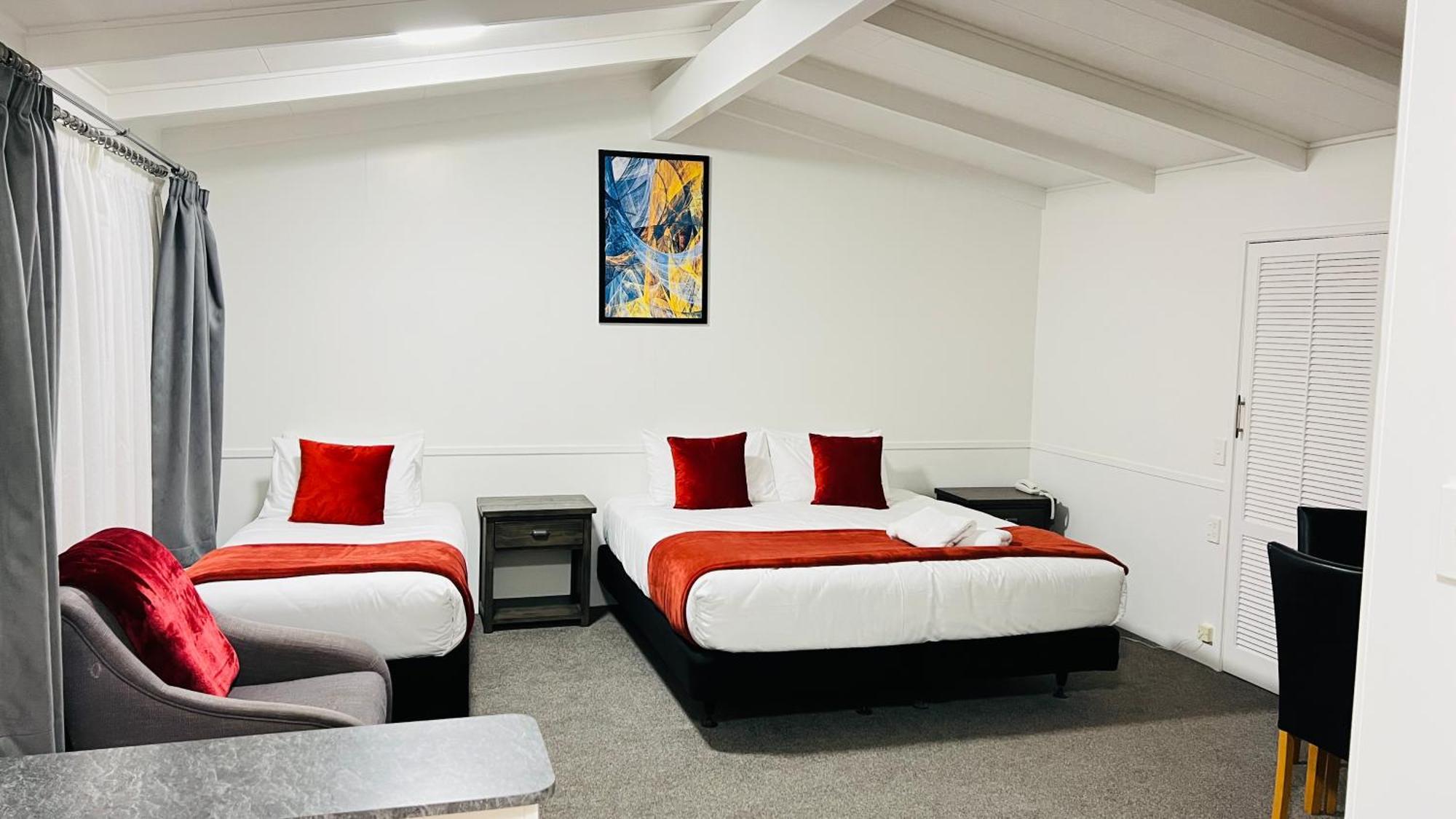 18Th Avenue Thermal Motel Tauranga Bagian luar foto